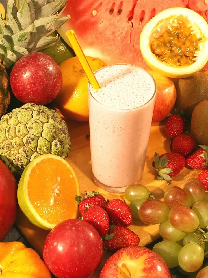 Vitamin C Serum and Adapalene: A Simple Routine for Acne and Anti-Aging