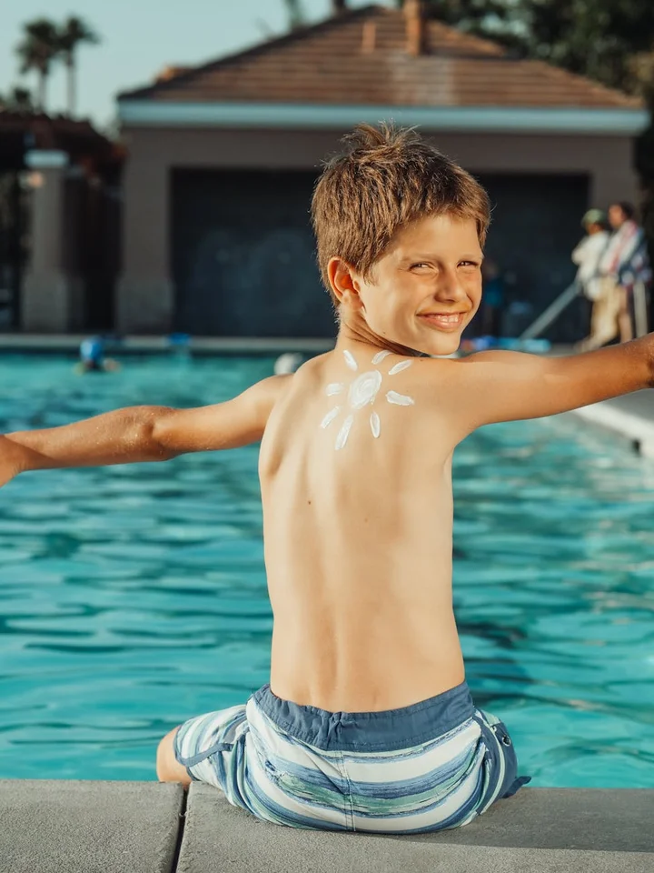 Adapalene Safety Guide: What to Skip for Clearer, Calmer Skin