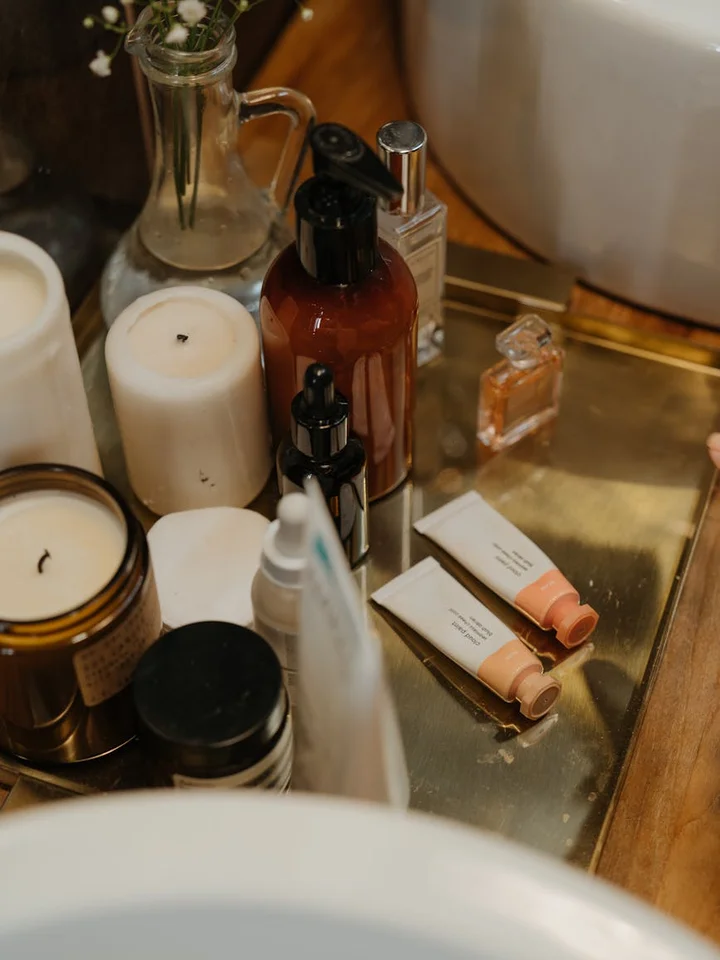 How Adapalene Gel Clears Blackheads and Stops Clogged Pores